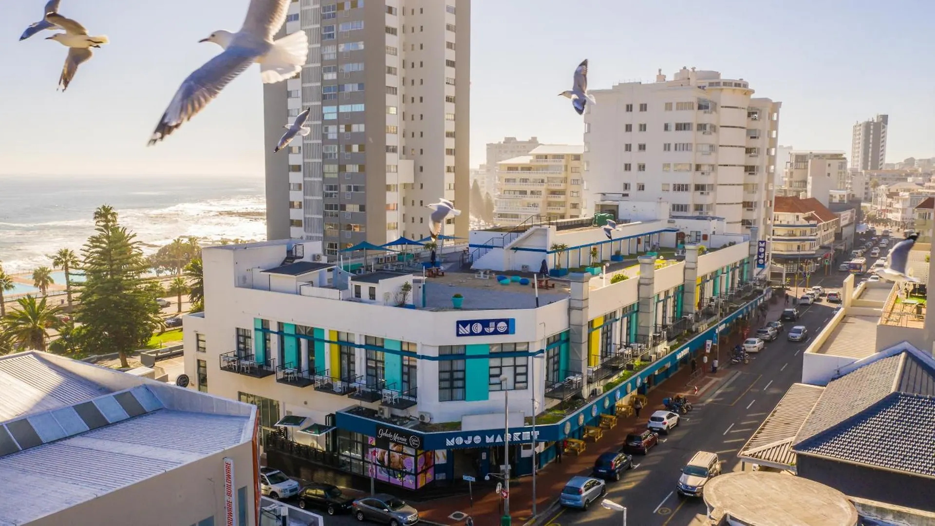Mojo Hotel & Market