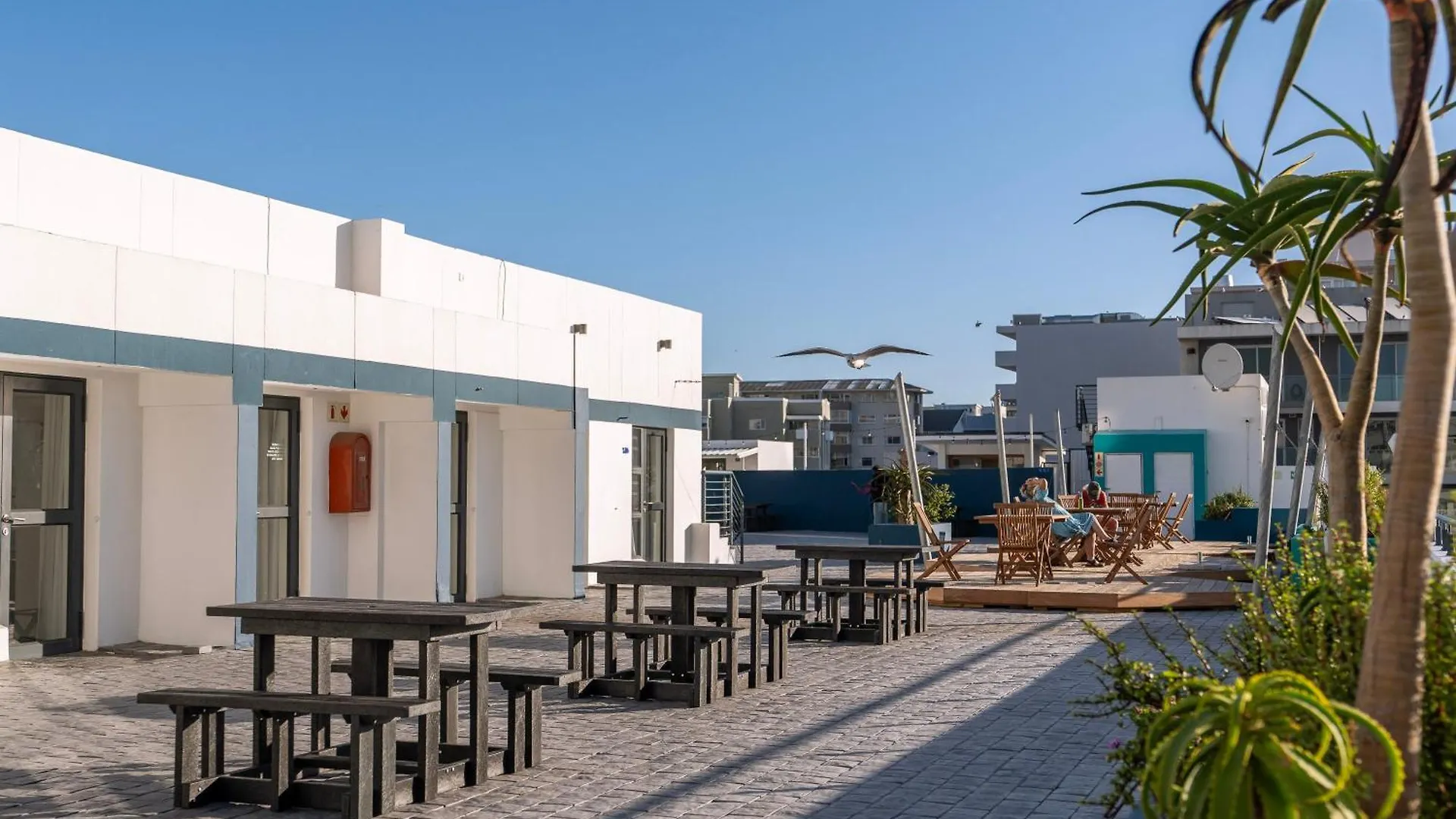 Mojo Hotel & Market
