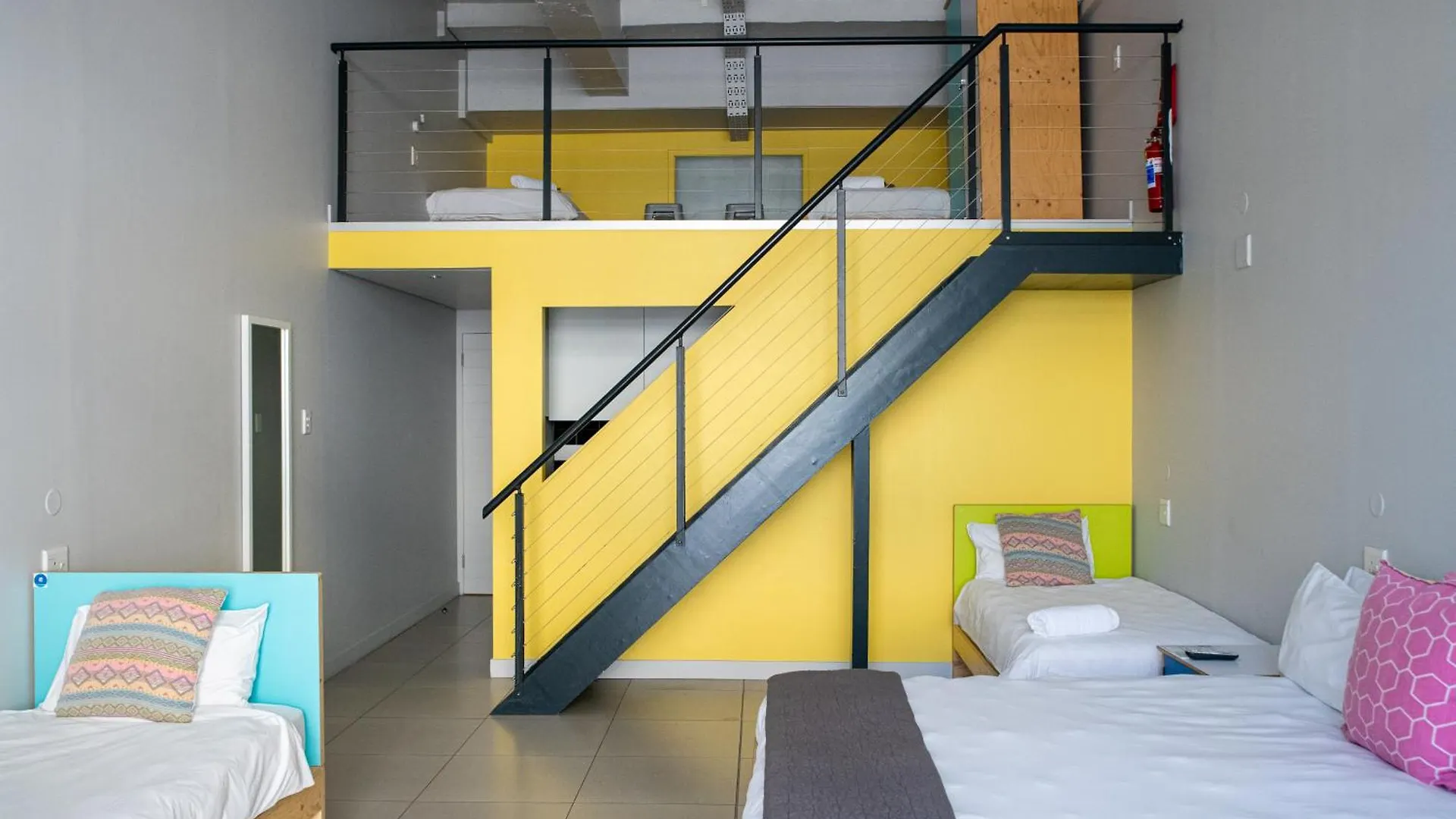 Mojo Hotel & Market